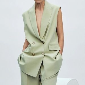 NEW ZARA SLEEVELESS BLAZER